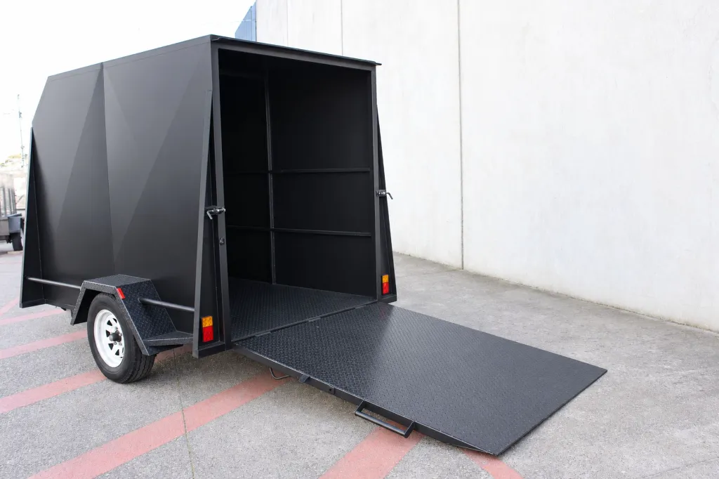 8x5 Enclosed Lowered Trailer (1).webp