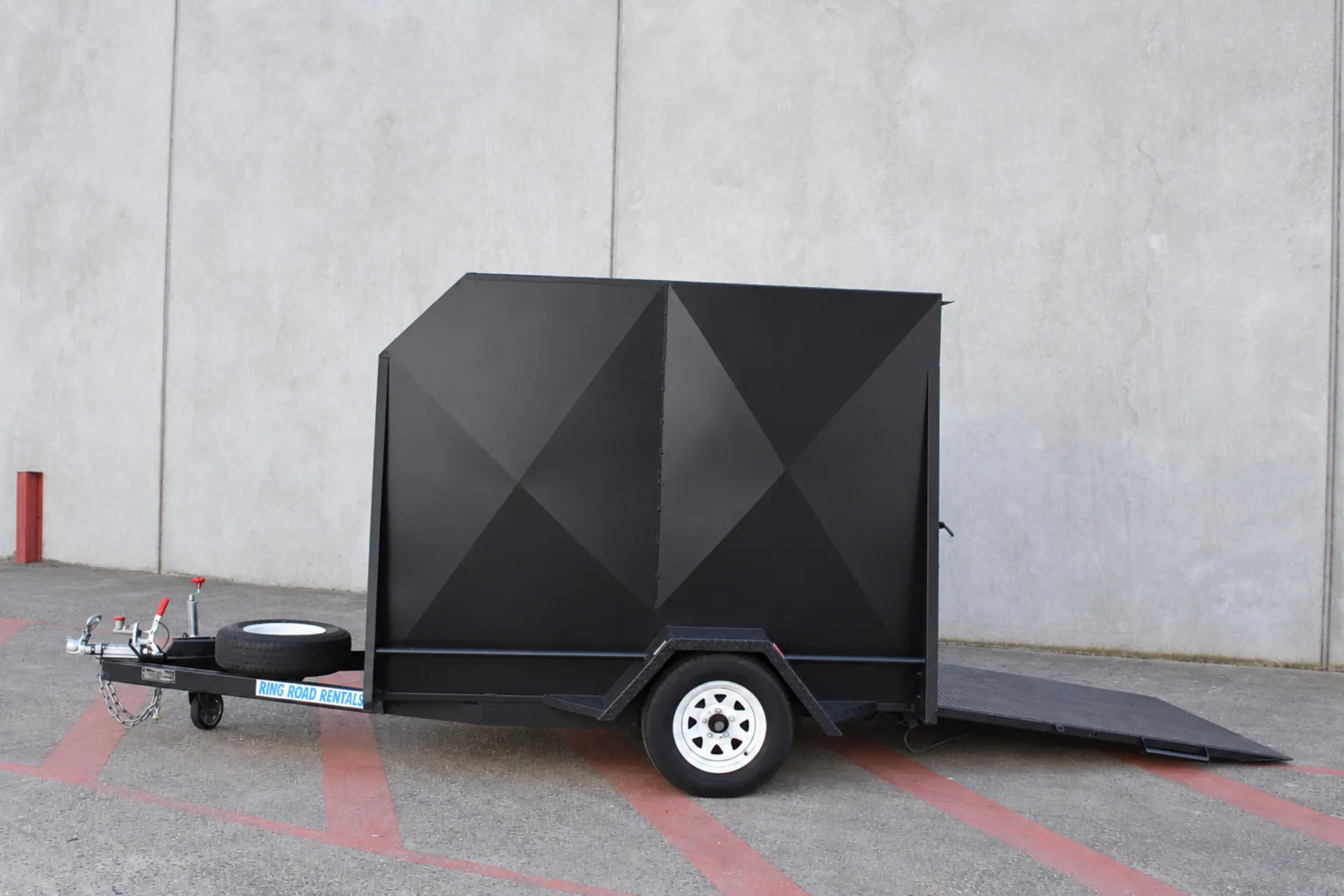 8x5 Enclosed Lowered Trailer